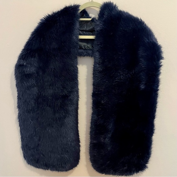 Navy Blue Faux Fur Shawl Scarf - Picture 1 of 2